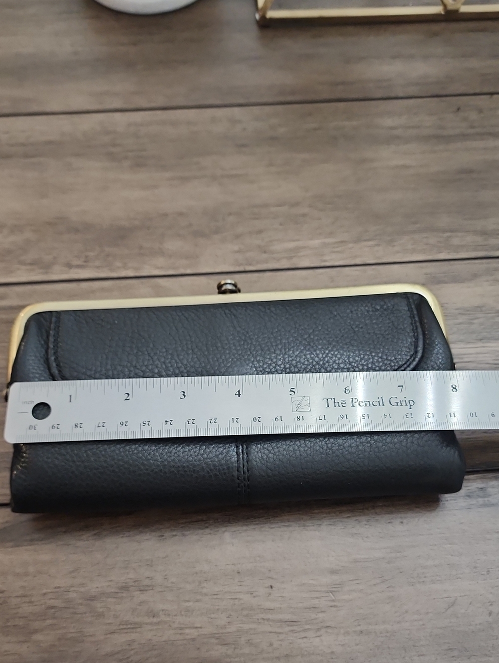 Hobo Classic Black Leather Double-Compartment Clutch with Gold Frame - Picture 11 of 15